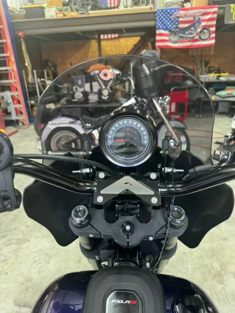 MECHANIC X C2MS00-BK Black installed gauge pod