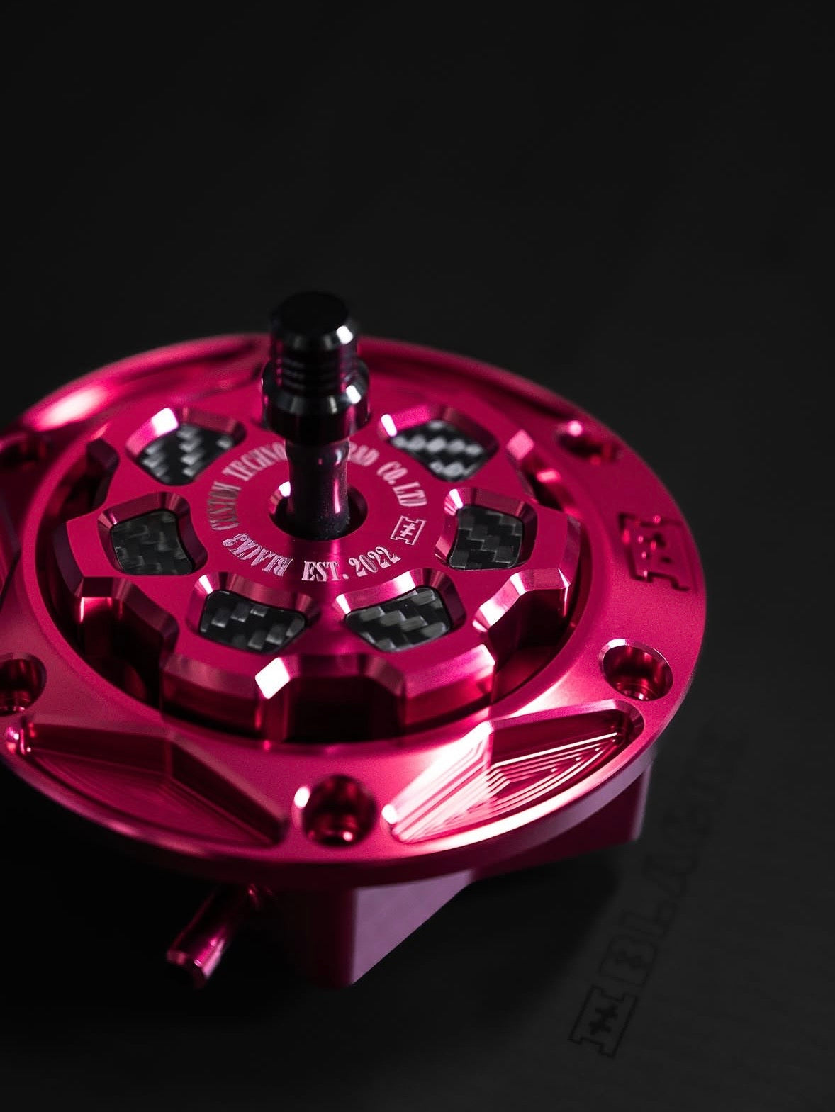 BLACK3 Custom B3H0161 七輻油箱蓋紫色示意照片；實際顏色與車型依選項規格卡核對